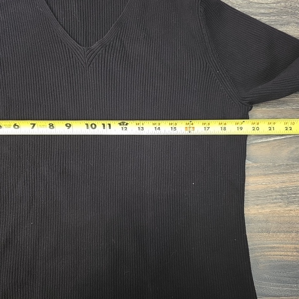 Eddie Bauer Women's V-neck Sweater Size 2XL Black - Picture 3 of 7